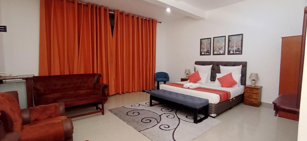 Hotel Vacanza Mirissa Bagian luar foto
