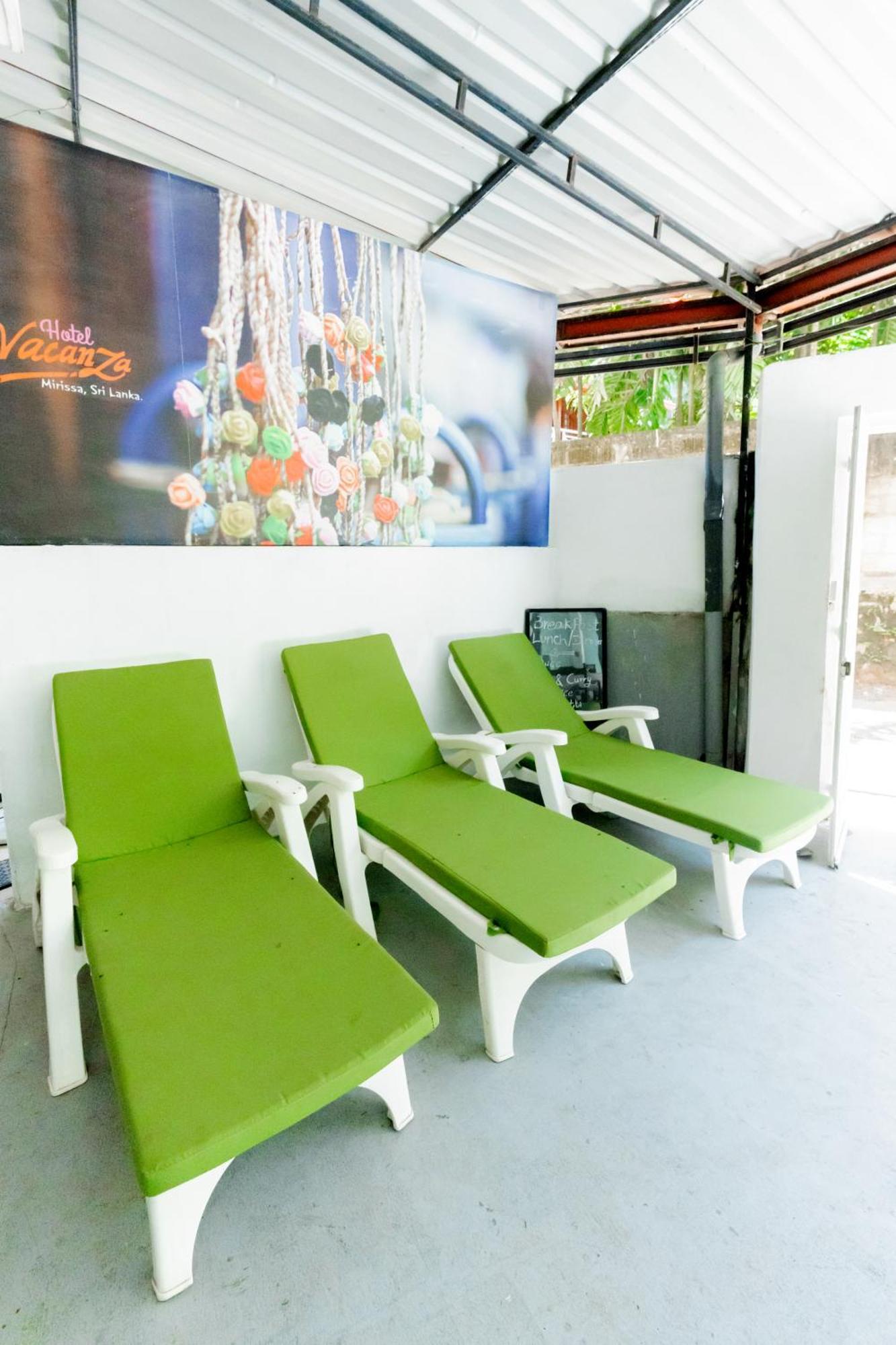 Hotel Vacanza Mirissa Bagian luar foto