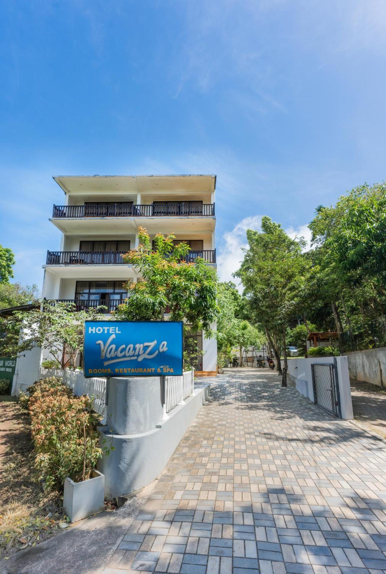 Hotel Vacanza Mirissa Bagian luar foto